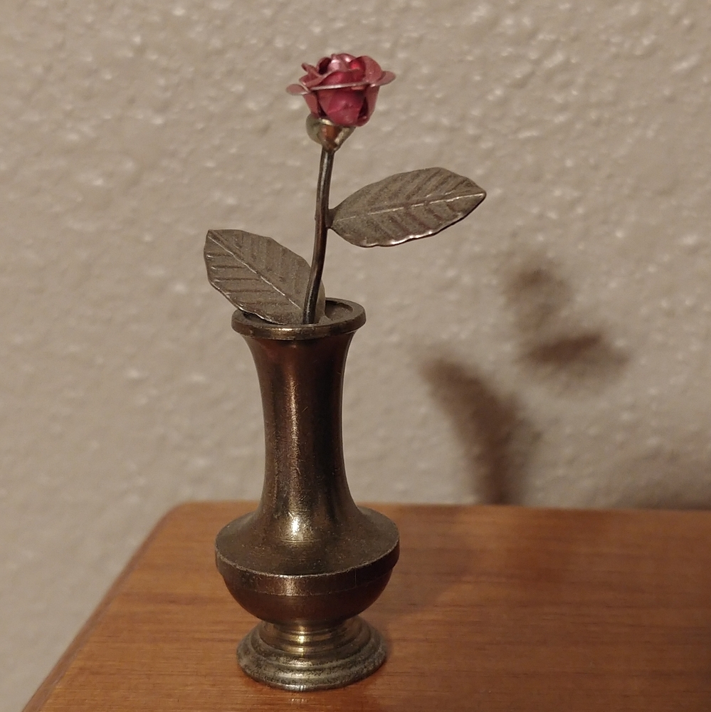 Miniature doll house vase
